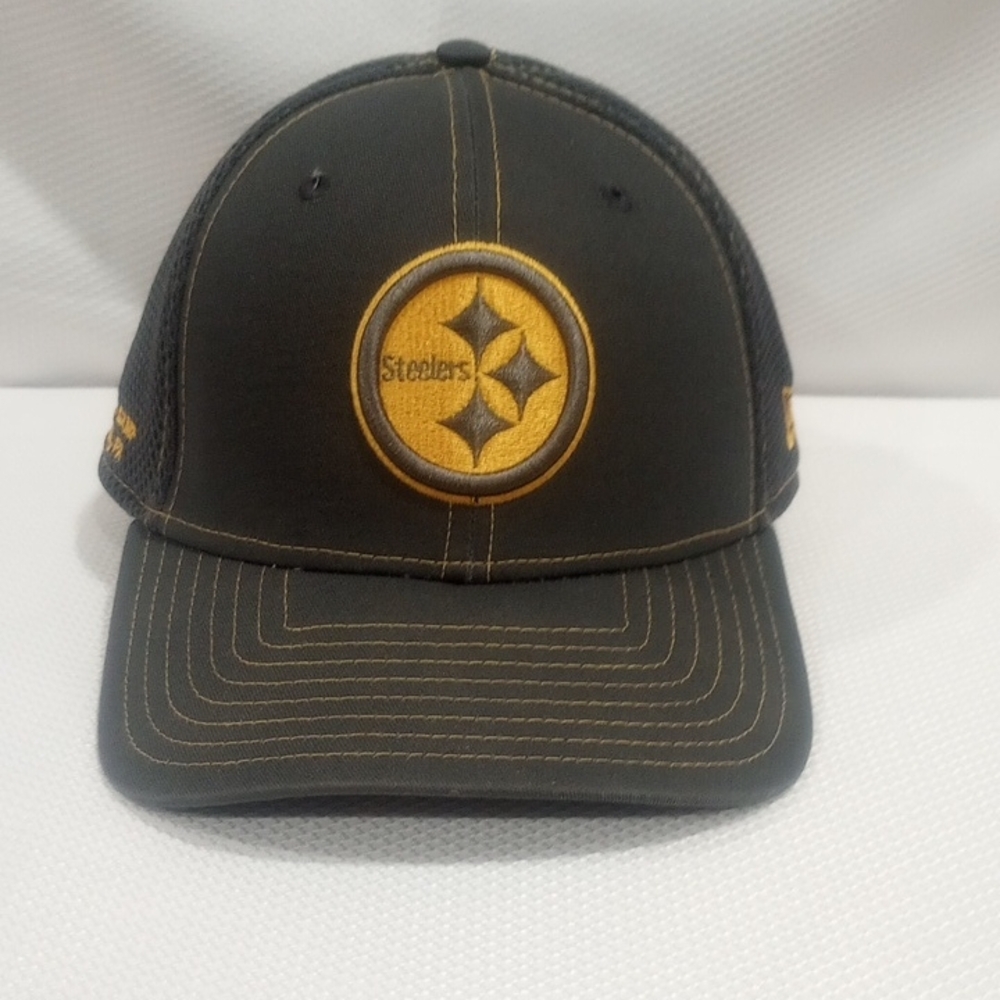 New Era Gray  Steelers Training Camp Cap Latrobe, PA . 39THIRTY  Size M/L